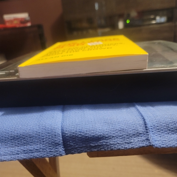 The 1-Page Marketing Plan: Get New Customers, Make More Money, And Stand Out - Picture 4 of 7